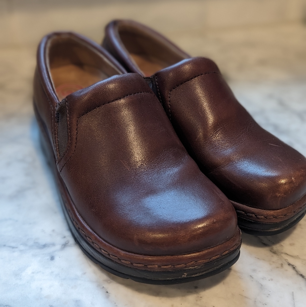 Women's 7.5 Klogs